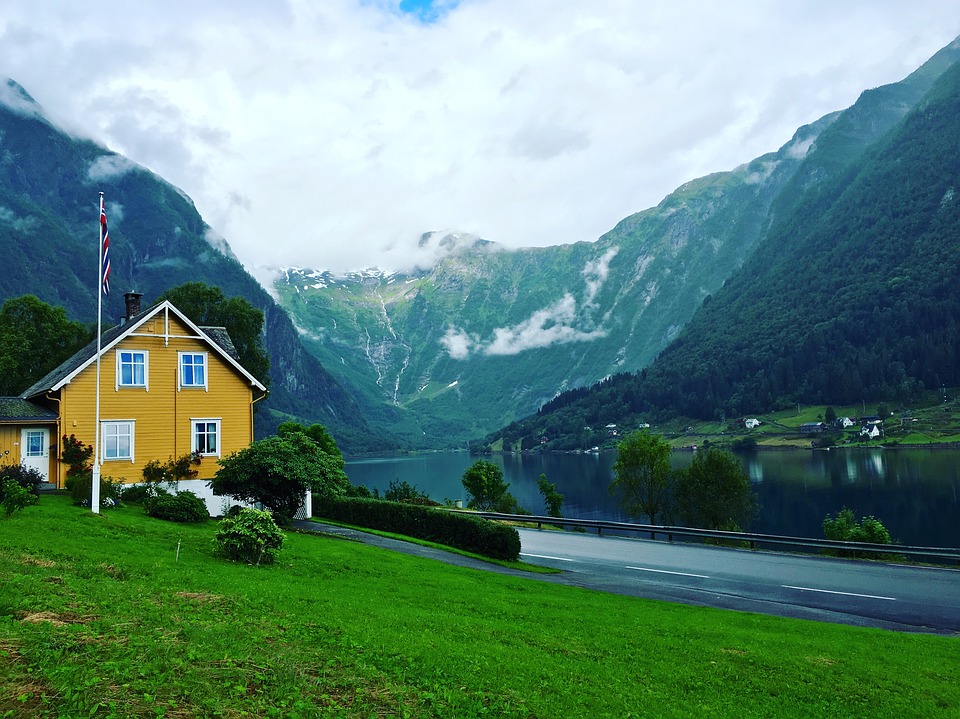 tips for getting off the beaten path in norway
