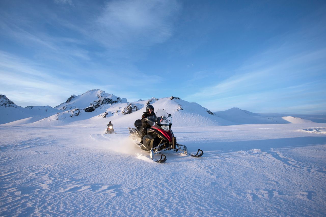 Snowmobiling tours in Tromso