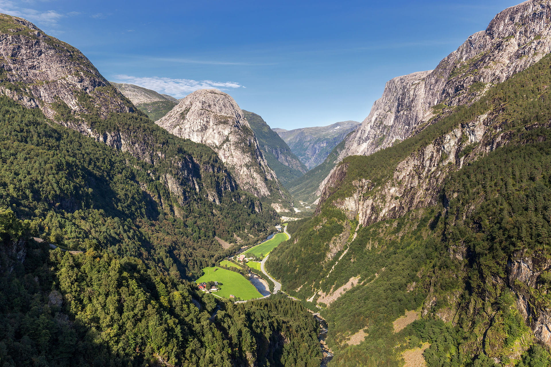 Fast-paced luxury Norway tour